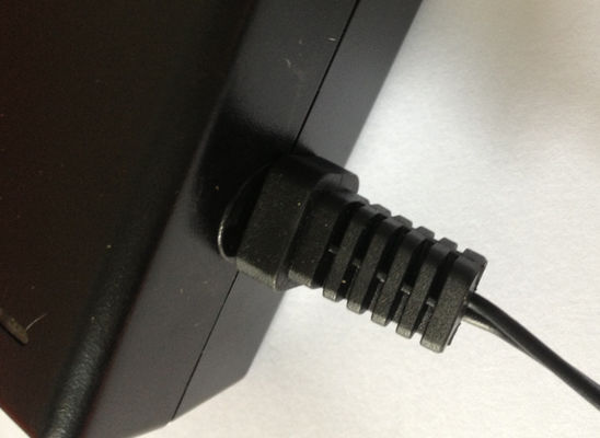 ไฟฟ้าแรงสูงสก์ท็อปอะแดปเตอร์ด้วย IEC8 / IEC14 เชื่อมต่อ AC, 50Hz / 60Hz