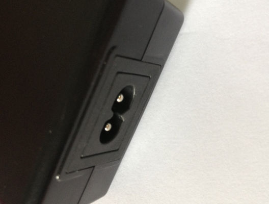 ไฟฟ้าแรงสูงสก์ท็อปอะแดปเตอร์ด้วย IEC8 / IEC14 เชื่อมต่อ AC, 50Hz / 60Hz