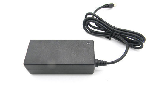 กว่าแรงดันไฟฟ้า AC เป็น DC Power Adapter ตั้งโต๊ะ 36W 12V สหราชอาณาจักรเสียบสำหรับแอลซีดีทีวี