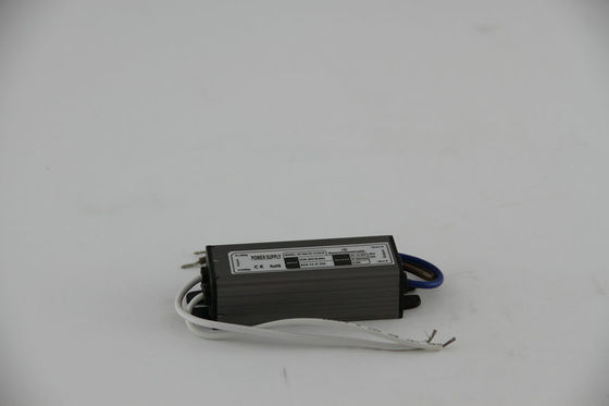 ที่มีประสิทธิภาพ 220 V AC คงกระแส AC เป็น DC 300mA ไดร์เวอร์ LED OLP / OVP