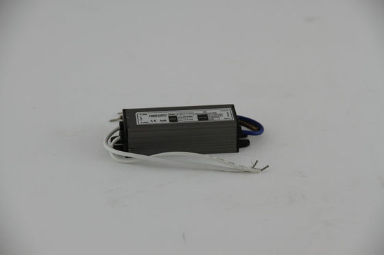 ที่มีประสิทธิภาพ 220 V AC คงกระแส AC เป็น DC 300mA ไดร์เวอร์ LED OLP / OVP