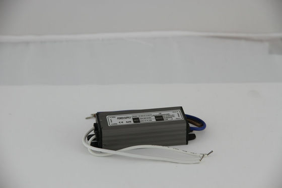 ที่มีประสิทธิภาพ 220 V AC คงกระแส AC เป็น DC 300mA ไดร์เวอร์ LED OLP / OVP
