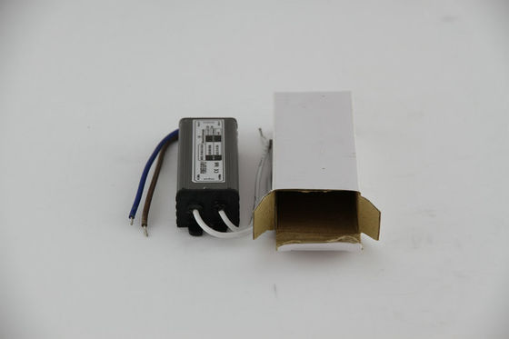 ที่มีประสิทธิภาพ 220 V AC คงกระแส AC เป็น DC 300mA ไดร์เวอร์ LED OLP / OVP