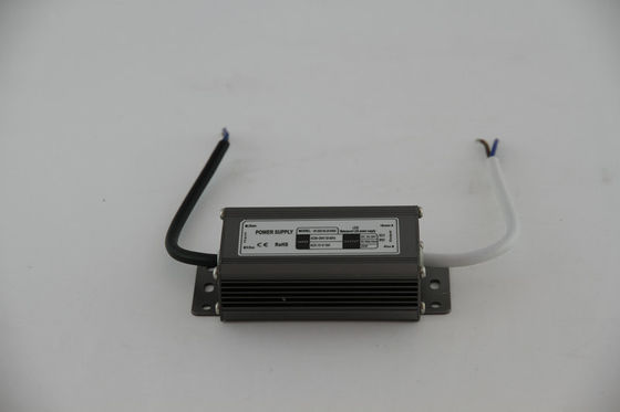 50Hz สวิตซ์คงที่ในปัจจุบันขับ LED กลางแจ้ง 600mA 20W เอาท์พุทเดี่ยว